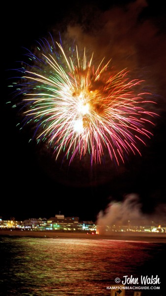 hampton-beach_nh_fireworks_240